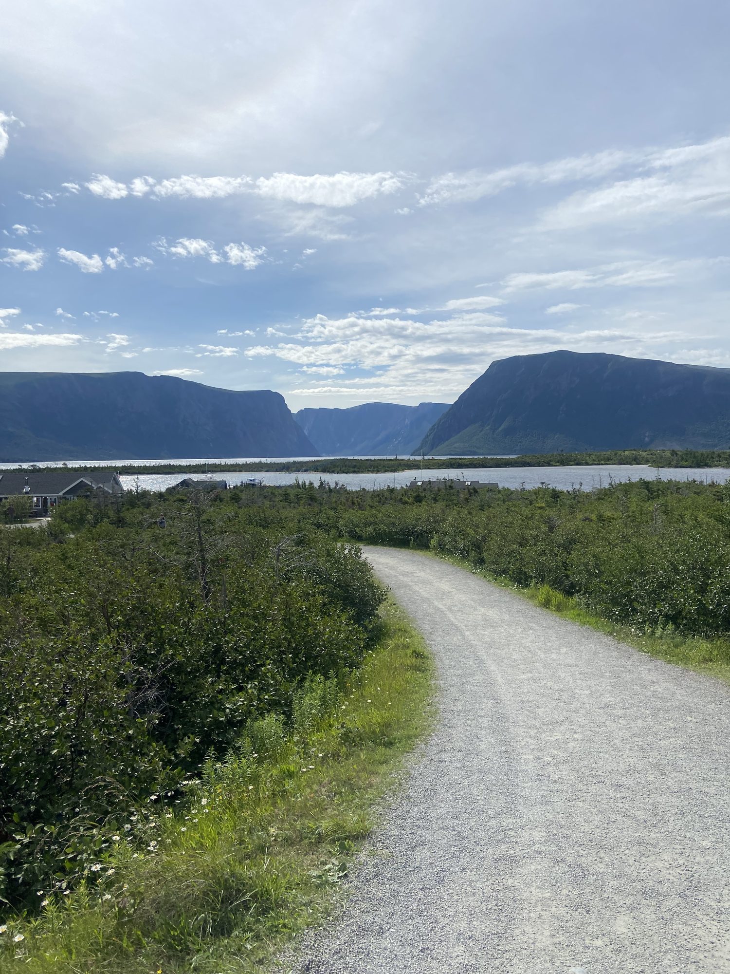 Trail approaching Western Brook Pond