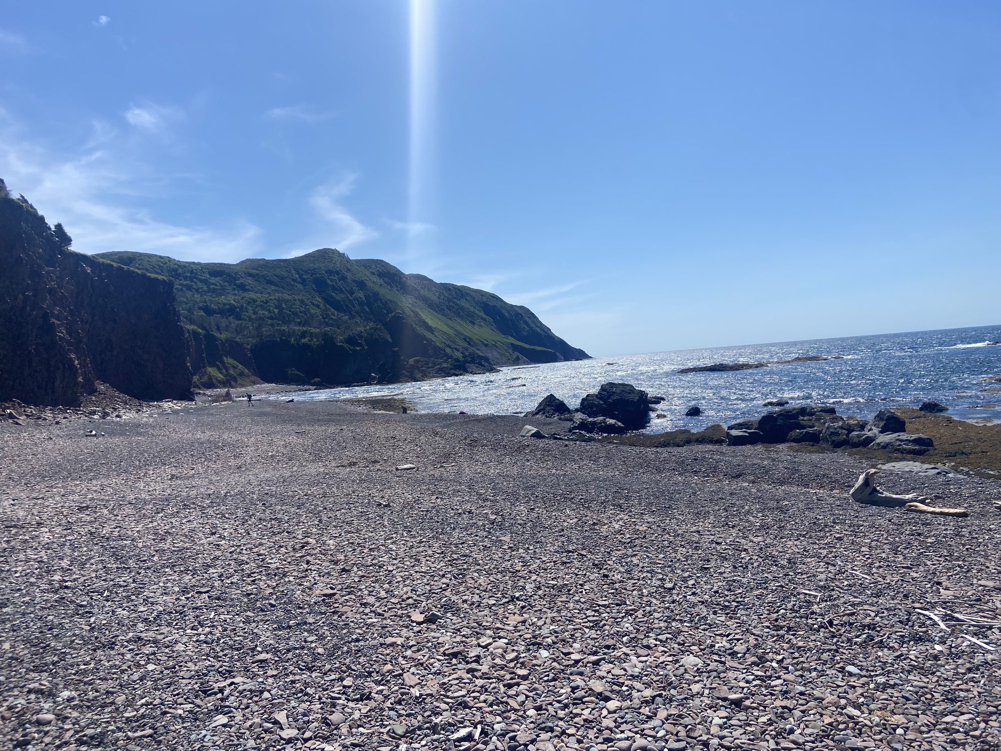 Rocky beach along the Green Gardens Trail